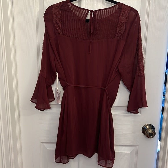 Jessica Simpson Maternity burgundy top size L bell sleeves lace detail - Picture 10 of 12
